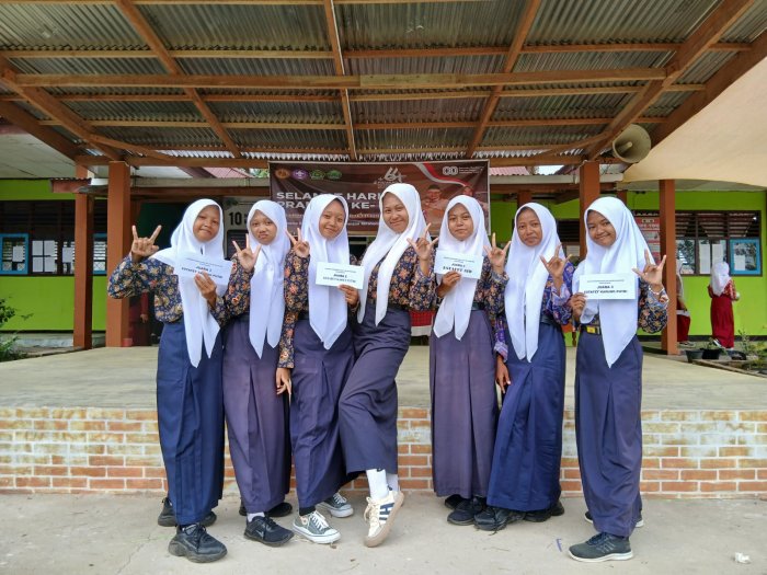 Kerjasama Kelas IX B MTsN 4 Bungo Berbuah Prestasi di Berbagai Lomba Kerjasama Kelas IX B MTsN 4 Bungo Berbuah Prestasi di Berbagai Lomba