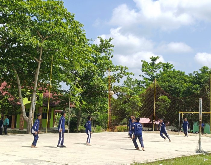 Eksplorasi Bakat Siswa MTsN 4 Bungo Melalui Ekskul Futsal Eksplorasi Bakat Siswa MTsN 4 Bungo Melalui Ekskul Futsal