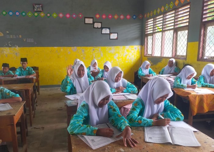 Belajar Sedekah dan Infaq, Siswa Kelas 7B Siap Amalkan Nilai Kebaikan Belajar Sedekah dan Infaq, Siswa Kelas 7B Siap Amalkan Nilai Kebaikan