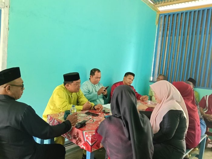 Sederhana Namun Bermakna, MTsN 4 Bungo Gelar Rapat Persiapan Administrasi 2026 di Kantin Madrasah