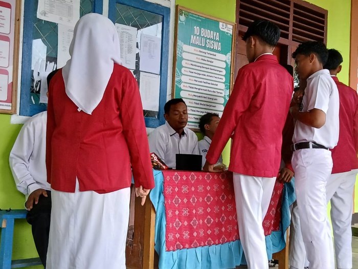 Siswa MTsN 4 Bungo Tunjukkan Semangat Tinggi di Pendaftaran SMAGA Got Talents Edisi ke-9 Tahun 2026 Siswa MTsN 4 Bungo Tunjukkan Semangat Tinggi di Pendaftaran SMAGA Got Talents Edisi ke-9 Tahun 2026