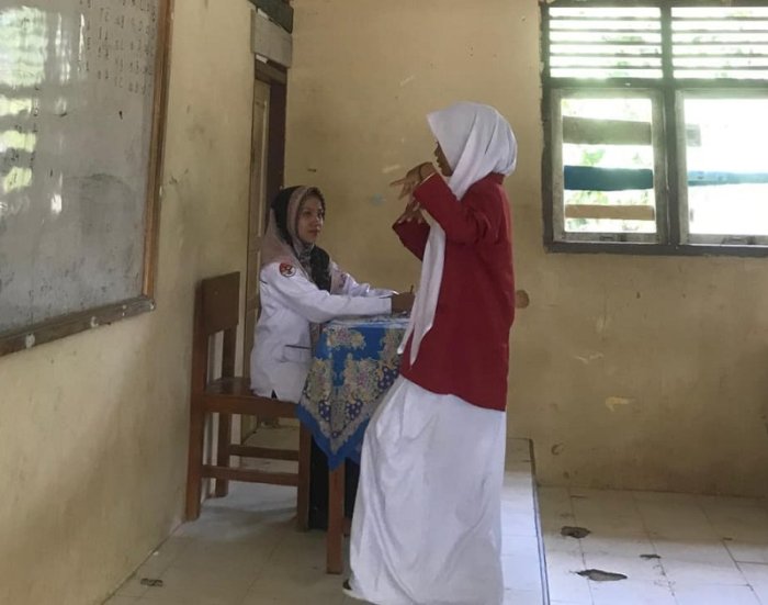 Guru Kesenian MTsN 4 Bungo Lakukan Penilaian Praktik Teknik Gerak Dasar Tari Siswa Guru Kesenian MTsN 4 Bungo Lakukan Penilaian Praktik Teknik Gerak Dasar Tari Siswa