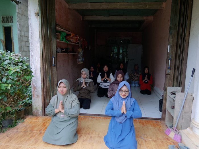 Kompakkan Tari Sekapur Sirih, Siswi MTsN 4 Bungo Matangkan Persiapan Jelang H-4 Pelepasan Kelas IX Kompakkan Tari Sekapur Sirih, Siswi MTsN 4 Bungo Matangkan Persiapan Jelang H-4 Pelepasan Kelas IX