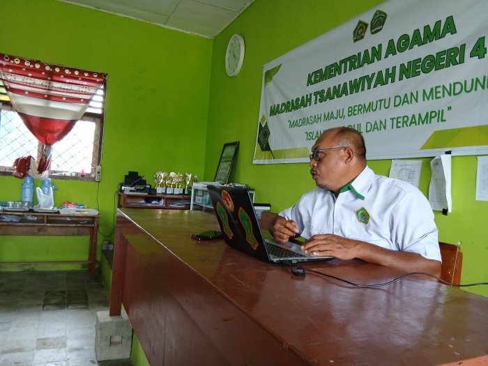 Kepala MTsN 4 Bungo Tegaskan Pentingnya Pengisian SKP Triwulan I Kepala MTsN 4 Bungo Tegaskan Pentingnya Pengisian SKP Triwulan I