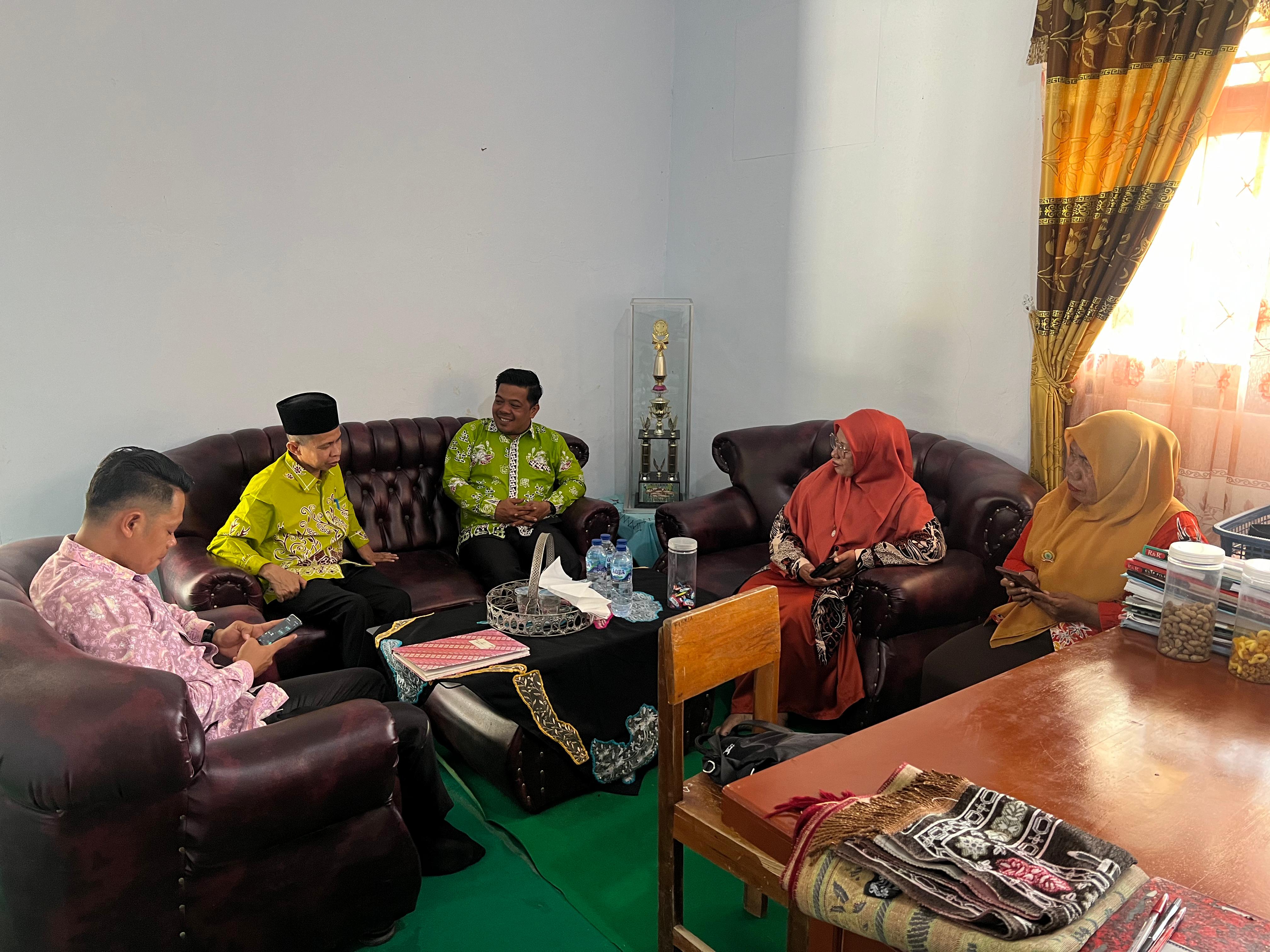 MAJELIS GURU MTSN 4 BUNGO, SAMBUT MONEV KEPALA KANTOR KEMENAG BUNGO