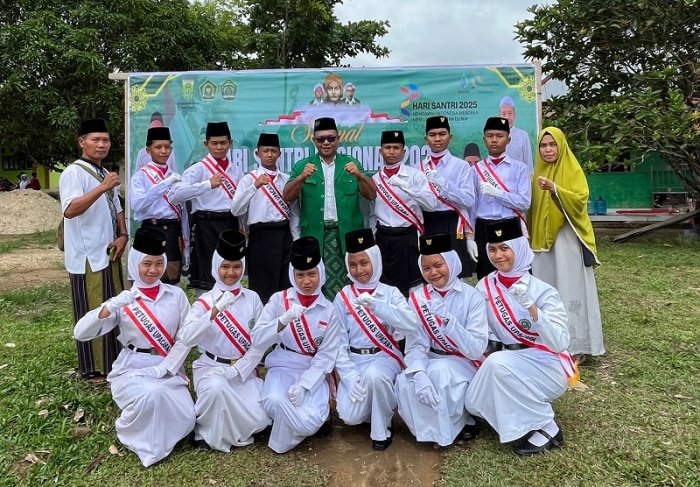Hari Santri Nasional, Paskibra MTsN 4 Bungo Tampil Memukau dan Disanjung Kepala Madrasah Hari Santri Nasional, Paskibra MTsN 4 Bungo Tampil Memukau dan Disanjung Kepala Madrasah