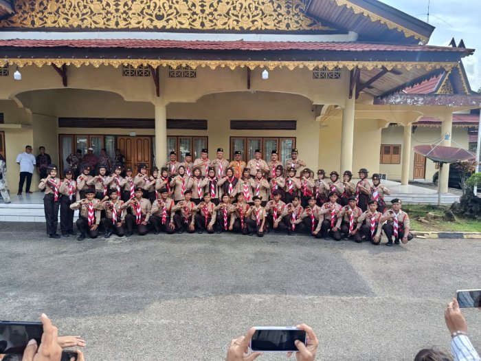 Kontingen JAMDA Dilepas, Kamabigus dan Pembina MTsN 4 Bungo Hadiri Upacara Pemberangkatan di Rumah Dinas Bupati