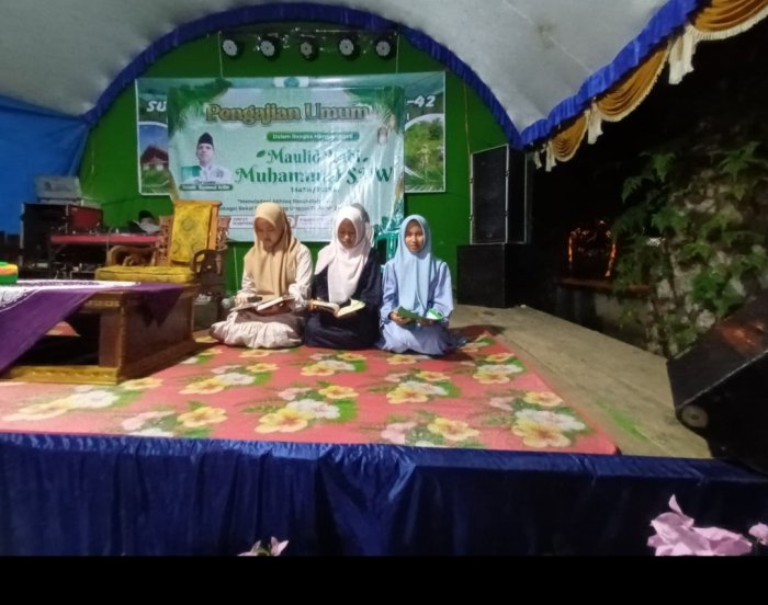 Siswa MTsN 4 Bungo Baca Al-Quran di Peringatan Maulid Nabi