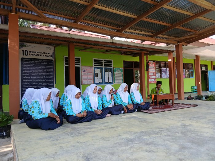 Cuaca Cerah Iringi Semangat Siswa MTsN 4 Bungo dalam Kegiatan P5PPRA Keagamaan Cuaca Cerah Iringi Semangat Siswa MTsN 4 Bungo dalam Kegiatan P5PPRA Keagamaan