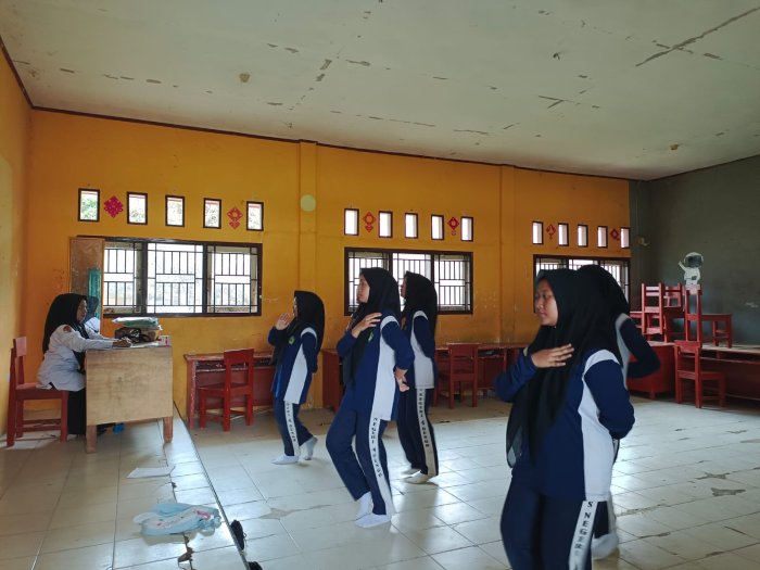 Kelas VII C MTsN 4 Bungo Tampilkan Kreativitas dalam Ujian Praktik Seni Tari, Wujudkan Ekspresi Seni dan Kekompakan Siswa
