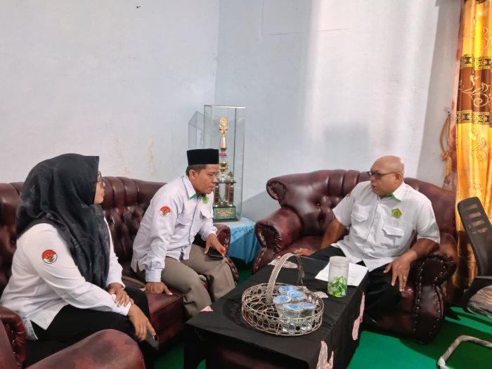 Perkuat Karakter Siswa, Kepala MTsN 4 Bungo Sambut Kunjungan Penyuluh PAI KUA Pelepat Ilir Perkuat Karakter Siswa, Kepala MTsN 4 Bungo Sambut Kunjungan Penyuluh PAI KUA Pelepat Ilir