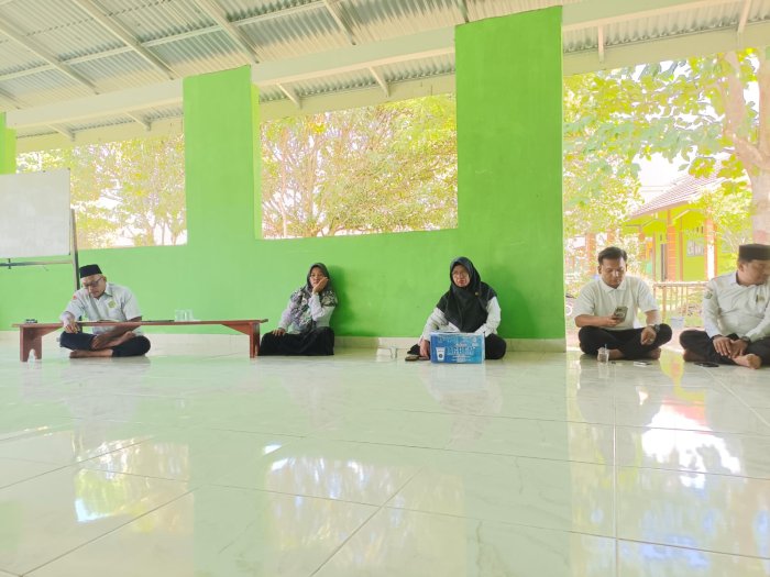 MTsN 4 Bungo Gelar Rapat Kelulusan Siswa Kelas IX TP. 2025/2026