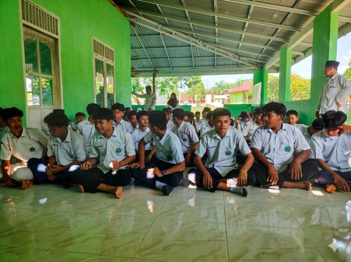 Sambut Kelulusan Kelas IX, MTsN 4 Bungo: Rayakan dengan Riang Gembira, Hindari Konvoi dan Coret Baju! Sambut Kelulusan Kelas IX, MTsN 4 Bungo: Rayakan dengan Riang Gembira, Hindari Konvoi dan Coret Baju!