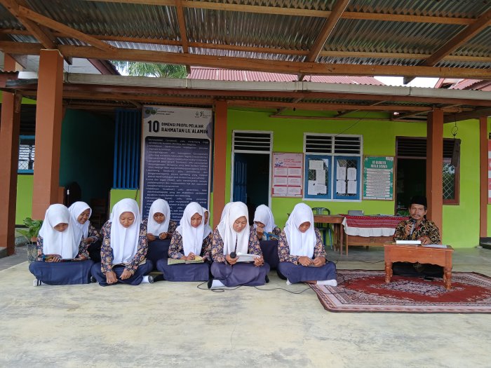 MTsN 4 Bungo Hidupkan Semangat Qurani Lewat Kegiatan Murojaah