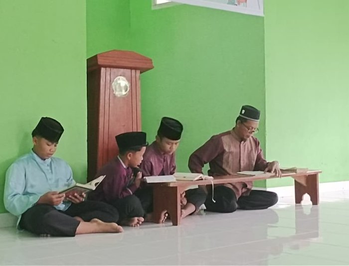 Tadarus Al-Quran Siswa MTsN 4 Bungo Semarakkan Ramadhan Tadarus Al-Quran Siswa MTsN 4 Bungo Semarakkan Ramadhan