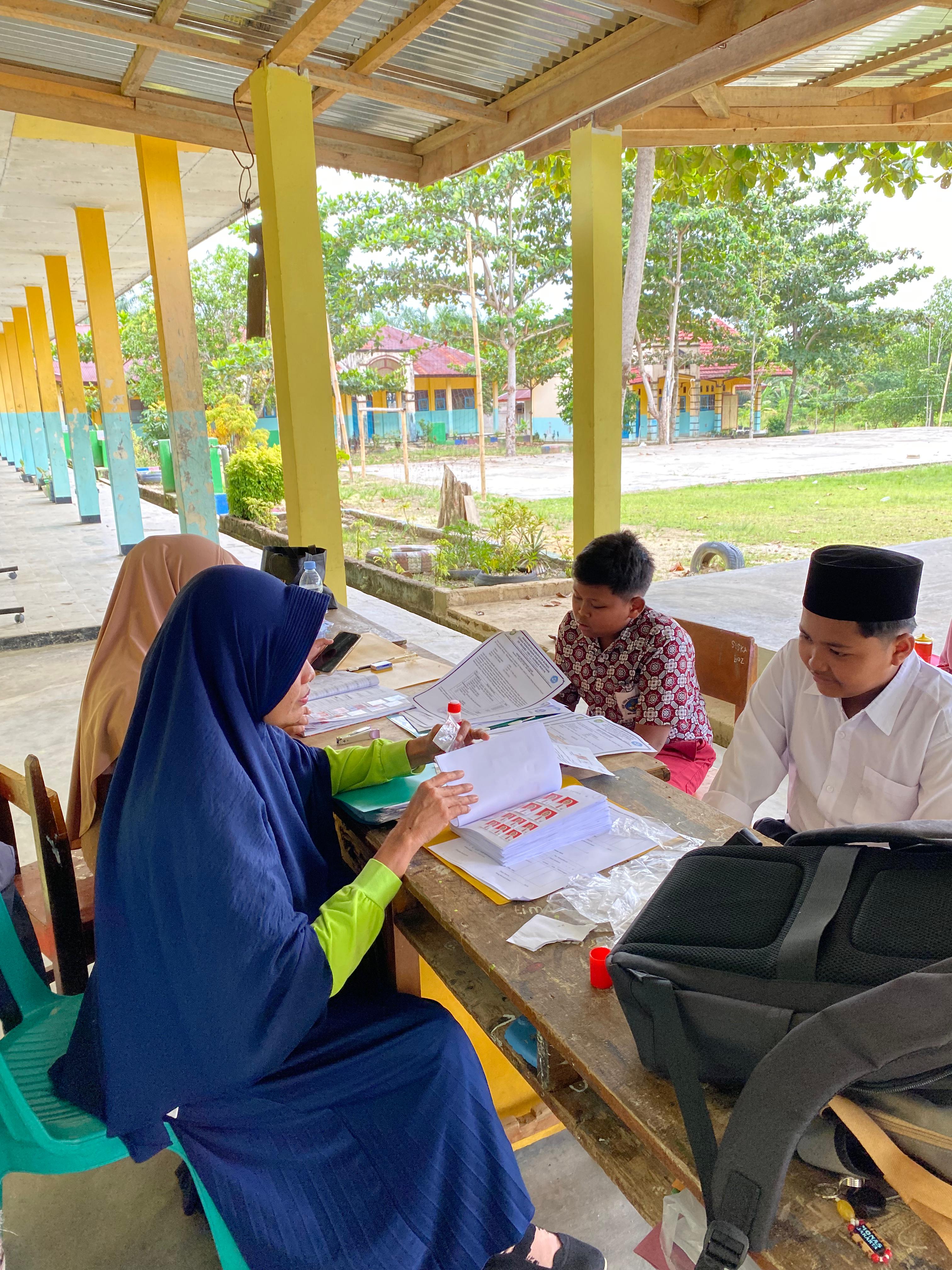PENDAFTARAN ULANG SISWA BARU MTSN 4 BUNGO HARI INI MENINGKAT PENDAFTARAN ULANG SISWA BARU MTSN 4 BUNGO HARI INI MENINGKAT