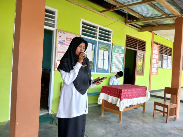 Apel Pembukaan Ujian Ganjil MTsN 4 Bungo 2025: MC Ibuk Amin Mahmudah Sukses Pimpin Tertib Acara Apel Pembukaan Ujian Ganjil MTsN 4 Bungo 2025: MC Ibuk Amin Mahmudah Sukses Pimpin Tertib Acara