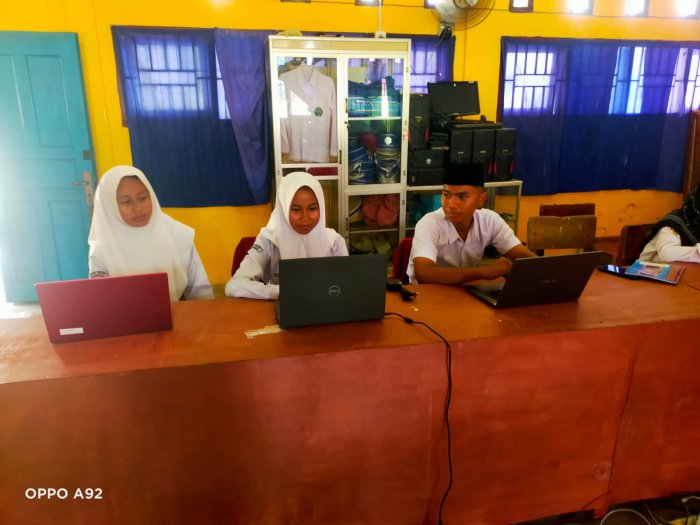 MTsN 4 Bungo Siap Mengikuti OMI: Uji Coba Sesi 3 IPS Terintegrasi MTsN 4 Bungo Siap Mengikuti OMI: Uji Coba Sesi 3 IPS Terintegrasi