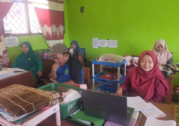 MTsN 4 Bungo Gelar Rapat Evaluasi, Kepala Madrasah Ingatkan Target SKP Triwulan III MTsN 4 Bungo Gelar Rapat Evaluasi, Kepala Madrasah Ingatkan Target SKP Triwulan III