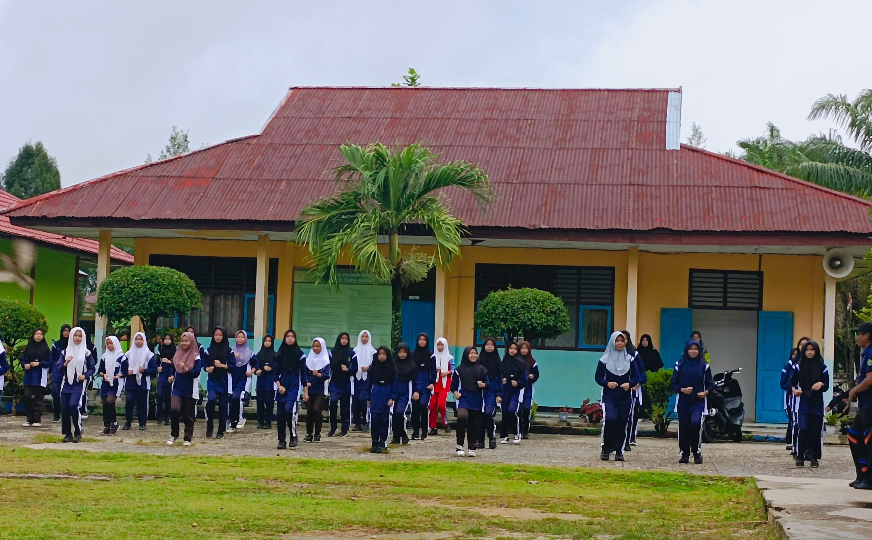 BUGAR CERIA BAGI SISWA MTS N 4 BUNGO ADALAH BAGIAN DARI PENGEMBANGAN KURMER P5-PPRA BUGAR CERIA BAGI SISWA MTS N 4 BUNGO ADALAH BAGIAN DARI PENGEMBANGAN KURMER P5-PPRA