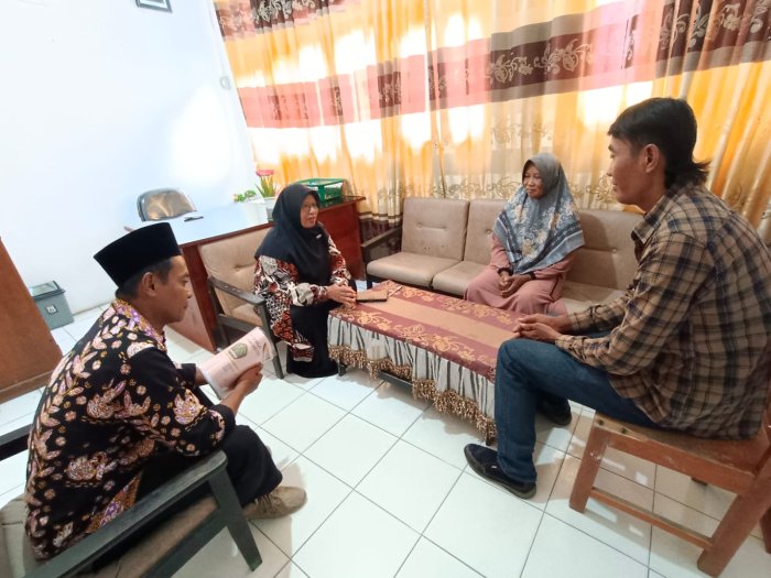 Sinergi Akhir Semester: Waka Kurikulum dan Kesiswaan MTsN 4 Bungo Duduk Bersama Wali Siswa Pantau Perkembangan Anak