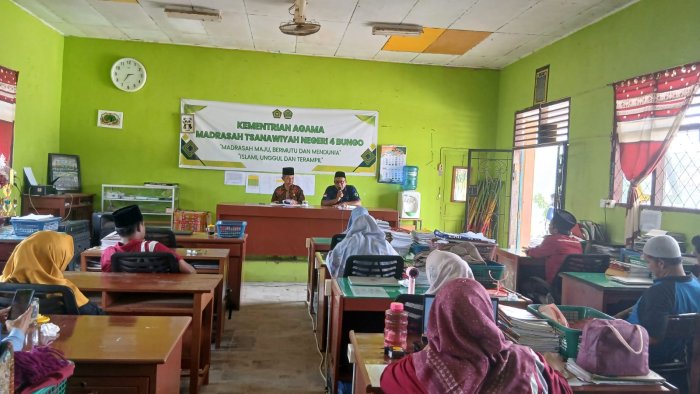 MTsN 4 Bungo Sambut Kunjungan Kerja Kepala Kantor Kemenag Kabupaten Bungo
