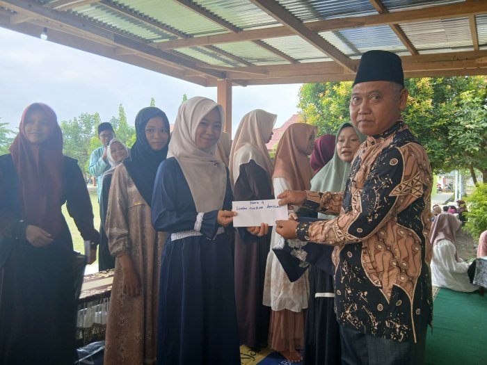 MTsN 4 Bungo Semarakkan Maulid Nabi Muhammad Saw 1447 H dengan Lomba Nadzom Amtsilati