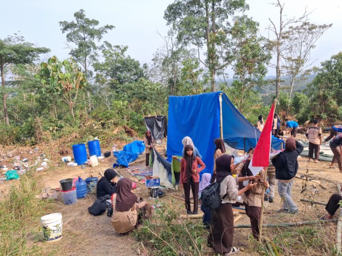 Hari Terakhir Jambore: Kontingen MTsN 4 Bungo Bongkar Tenda dengan Senyum dan Semangat Hari Terakhir Jambore: Kontingen MTsN 4 Bungo Bongkar Tenda dengan Senyum dan Semangat