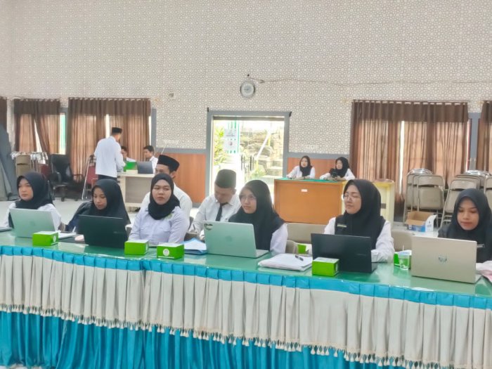 Semangat Aktualisasi: Ibu Widiya Novitri dan Kepala MTsN 4 Bungo Hadir dalam Monitoring Latsar CPNS XVIII