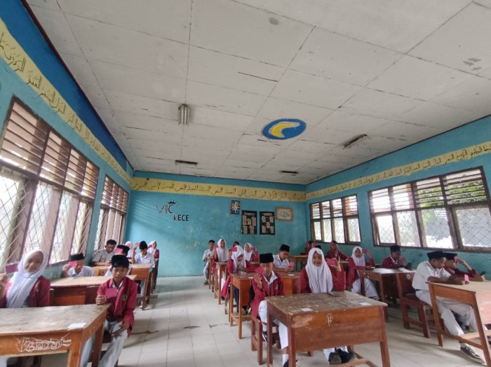 Tertib dan Disiplin, Siswa MTsN 4 Bungo Wajib Tunjukkan Kartu Ujian Saat SAT Tertib dan Disiplin, Siswa MTsN 4 Bungo Wajib Tunjukkan Kartu Ujian Saat SAT