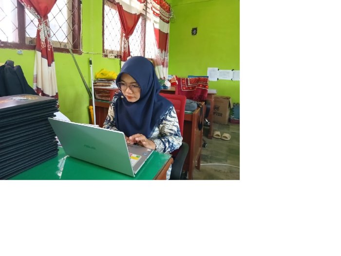 Tingkatkan Kapasitas UKS, Pembina PMR MTsN 4 Bungo Gercep Ikuti Webinar Kesehatan Anak