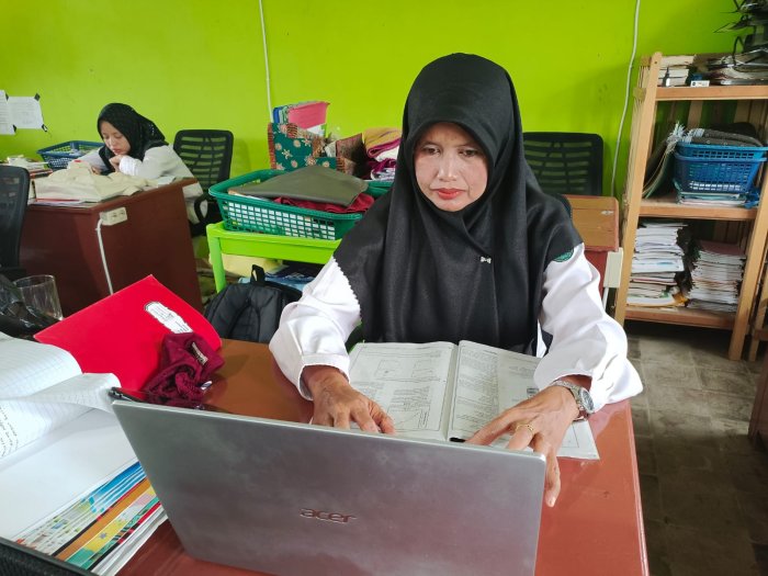 Responsif Dampak Kabut Asap di Kabupaten Bungo, Guru Mapel IPA MTsN 4 Bungo Optimalkan Pembelajaran Daring Kelas 7 Responsif Dampak Kabut Asap di Kabupaten Bungo, Guru Mapel IPA MTsN 4 Bungo Optimalkan Pembelajaran Daring Kelas 7