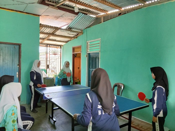 Uji Kemampuan Tenis Meja, Siswi Kelas 8 MTsN 4 Bungo Ikuti Pengambilan Nilai Praktek PJOK Uji Kemampuan Tenis Meja, Siswi Kelas 8 MTsN 4 Bungo Ikuti Pengambilan Nilai Praktek PJOK