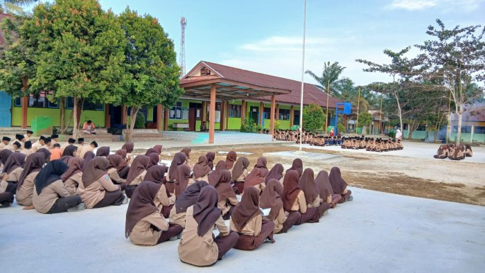 MTsN 4 Bungo Awali Aktivitas Jumat Pagi dengan Tahlil dan Doa Bersama