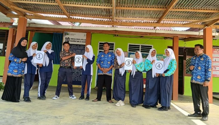 Pencabutan Nomor Urut: Langkah Awal Pemilihan Ketua OSIM MTsN 4 Bungo Pencabutan Nomor Urut: Langkah Awal Pemilihan Ketua OSIM MTsN 4 Bungo