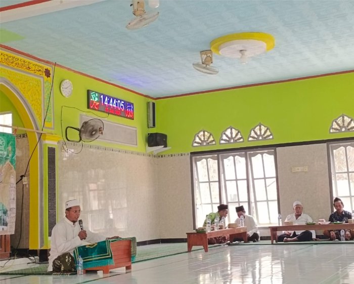Waka Sarpras MTsN 4 Bungo Isi Pengajian Muslimat Fatayat di Masjid Al-Ihsan