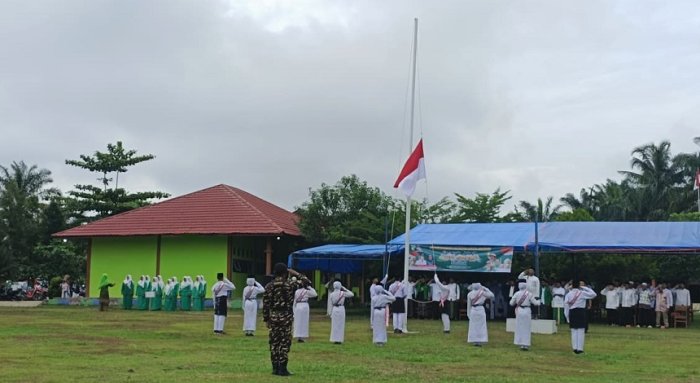 Upacara Hari Santri Nasional di MTsN 4 Bungo Berlangsung Sukses dan Khidmat Upacara Hari Santri Nasional di MTsN 4 Bungo Berlangsung Sukses dan Khidmat