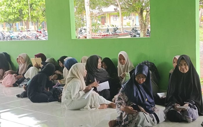 Edukasi Fiqh bagi Remaja Putri: MTsN 4 Bungo Gelar Diskusi Khusus di Mushalla Madrasah Edukasi Fiqh bagi Remaja Putri: MTsN 4 Bungo Gelar Diskusi Khusus di Mushalla Madrasah