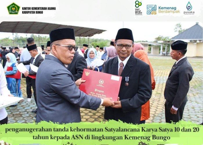 Dedikasi Satu Dekade, Guru PJOK MTsN 4 Bungo Terima Satyalancana Karya Satya dari Presiden RI Dedikasi Satu Dekade, Guru PJOK MTsN 4 Bungo Terima Satyalancana Karya Satya dari Presiden RI