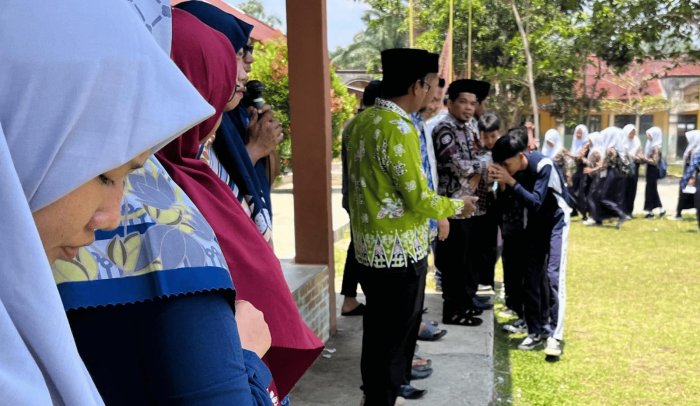 Kepala MTsN 4 Bungo Imbau Siswa Utamakan Silaturahmi Idul Fitri Kepala MTsN 4 Bungo Imbau Siswa Utamakan Silaturahmi Idul Fitri
