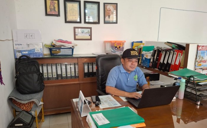 Menuju Tata Kelola Prima: Kepala MTsN 4 Bungo Gerakkan Penataan Arsip, Prioritaskan Digitalisasi Dokumen