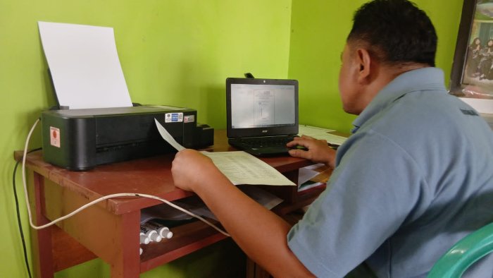 Cerminan Tanggung Jawab: Bapak Masrukin Teliti dalam Menyusun SKP