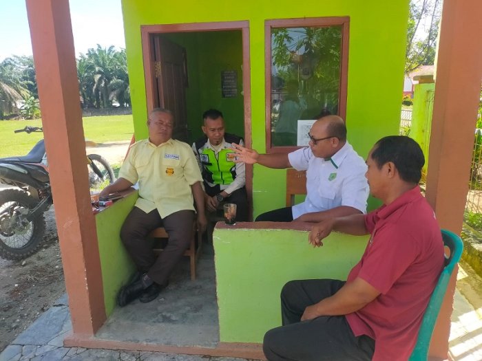 Pastikan Sterilitas Lingkungan Madrasah, Ahmad Syarif Pantau Pos Security. Pastikan Sterilitas Lingkungan Madrasah, Ahmad Syarif Pantau Pos Security.