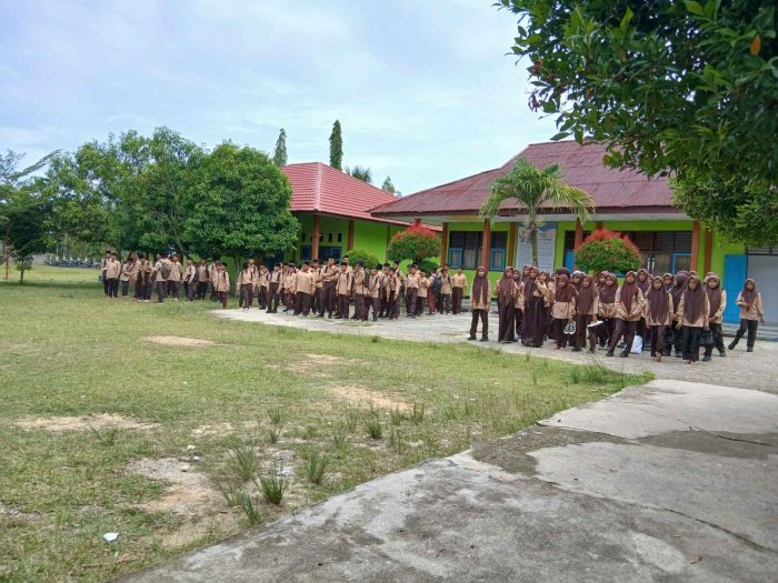 Pertama Kalinya, Ujian Berbasis Android Disambut Antusias Siswa Kelas VII Pertama Kalinya, Ujian Berbasis Android Disambut Antusias Siswa Kelas VII