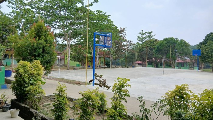 Hening di Lapangan, Riuh di Ruang Maya