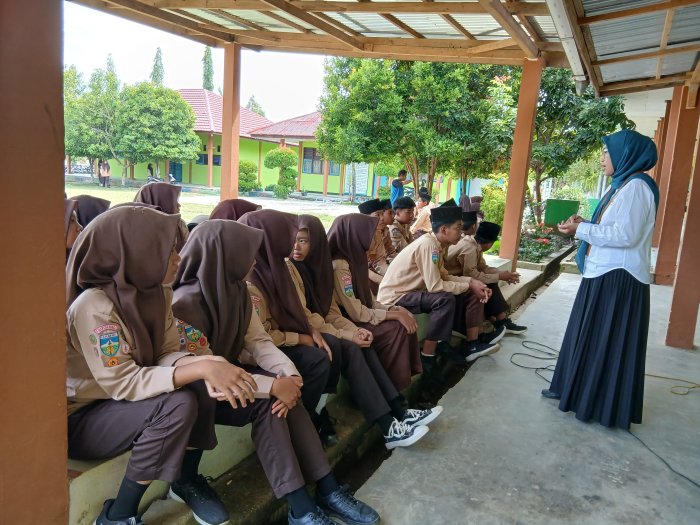 Verifikasi Komitmen Anak: PKH Pastikan Peserta Aktif dalam Pendidikan Verifikasi Komitmen Anak: PKH Pastikan Peserta Aktif dalam Pendidikan