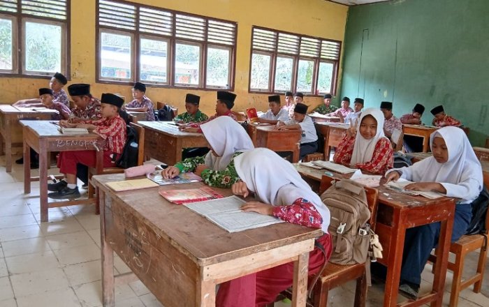 Kelas 7B MTsN 4 Bungo Setor Hafalan Alquran Hadits, Sukses Kuasai Surah Asy-Syams Kelas 7B MTsN 4 Bungo Setor Hafalan Alquran Hadits, Sukses Kuasai Surah Asy-Syams