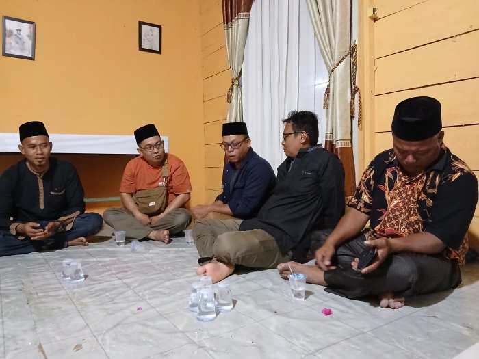 Keluarga Besar MTsN 4 Bungo Sampaikan Takziah ke Rumah Duka Almarhum Bapak Sapwan bin Sarmadi Keluarga Besar MTsN 4 Bungo Sampaikan Takziah ke Rumah Duka Almarhum Bapak Sapwan bin Sarmadi
