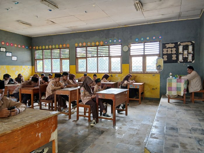 Pelaksanaan Ujian Terakhir Berlangsung Lancar dan Tertib di MTsN 4 Bungo Pelaksanaan Ujian Terakhir Berlangsung Lancar dan Tertib di MTsN 4 Bungo