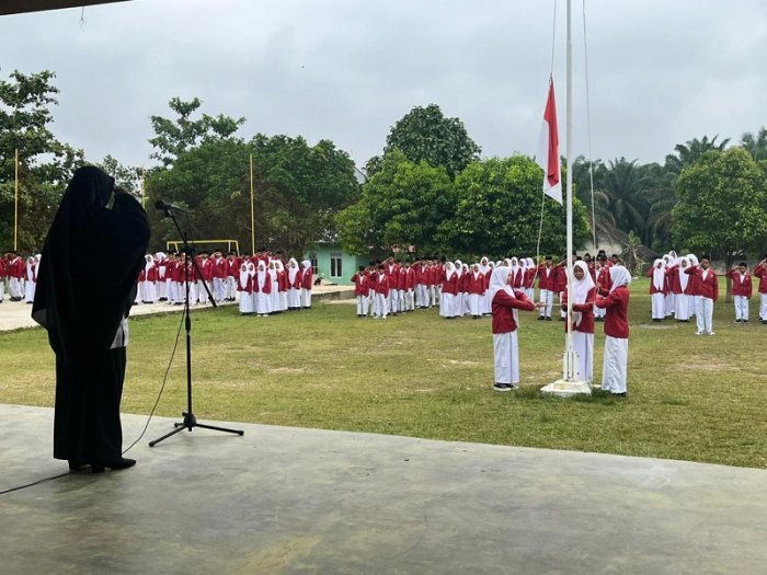Pembina Upacara MTsN 4 Bungo  Tekankan Pentingnya Sila Kedua Pancasila